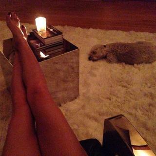 Daisy Fuentes feet photo thumbnail