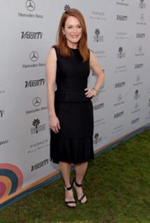 Julianne Moore feet photo thumbnail
