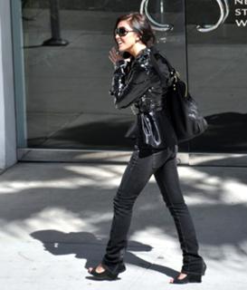 Audrina Patridge feet photo thumbnail