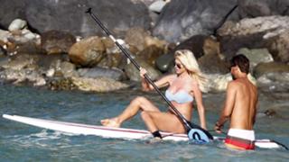 Victoria Silvstedt feet photo thumbnail