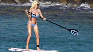 Victoria Silvstedt feet photo thumbnail