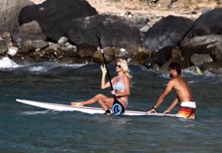 Victoria Silvstedt feet photo thumbnail