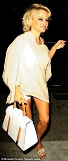Pamela Anderson feet photo thumbnail