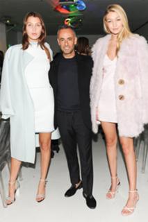 Gigi Hadid feet photo thumbnail