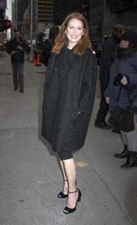 Julianne Moore feet photo thumbnail