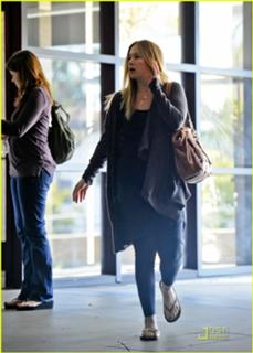Christina Applegate feet photo thumbnail