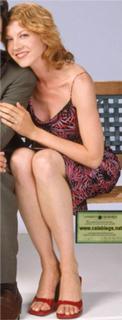 Jenna Elfman feet photo thumbnail