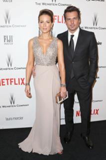 Kate Beckinsale feet photo thumbnail