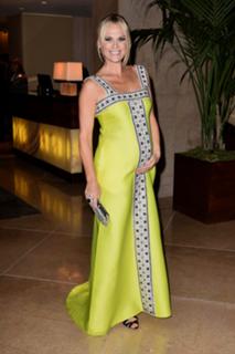 Molly Sims feet photo thumbnail