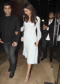 Deepika Padukone feet photo thumbnail