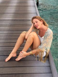 Alessia Marcuzzi feet photo thumbnail