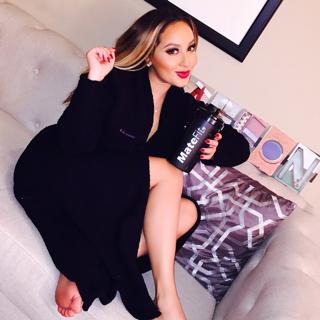 Adrienne Houghton feet photo thumbnail