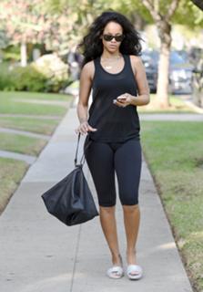 Rihanna feet photo thumbnail