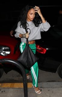 Rihanna feet photo thumbnail
