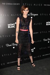 Kristen Stewart feet photo thumbnail