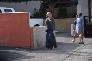 Dakota Fanning feet photo thumbnail