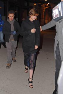 Kristen Stewart feet photo thumbnail