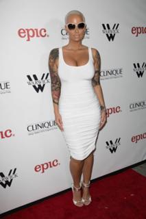 Amber Rose feet photo thumbnail