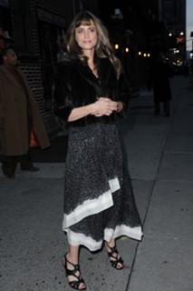 Amanda Peet feet photo thumbnail