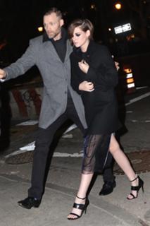 Kristen Stewart feet photo thumbnail