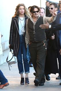 Amber Heard feet photo thumbnail