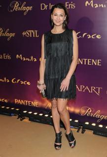 Anna Popek feet photo thumbnail
