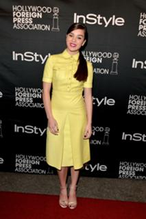 Hailee Steinfeld feet photo thumbnail