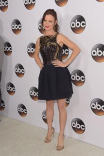 Juliette Lewis feet photo thumbnail
