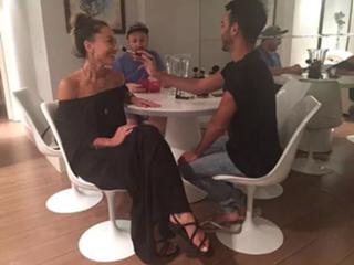 Sabrina Sato feet photo thumbnail