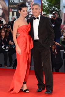 Sandra Bullock feet photo thumbnail