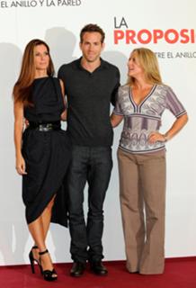 Sandra Bullock feet photo thumbnail