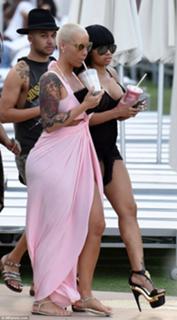 Amber Rose feet photo thumbnail