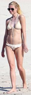 Gwyneth Paltrow feet photo thumbnail