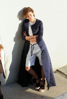 Shailene Woodley feet photo thumbnail