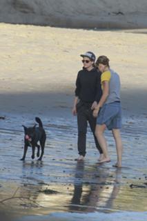 Kristen Stewart feet photo thumbnail