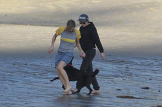Kristen Stewart feet photo thumbnail