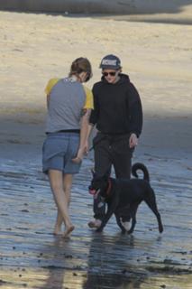 Kristen Stewart feet photo thumbnail