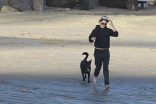 Kristen Stewart feet photo thumbnail