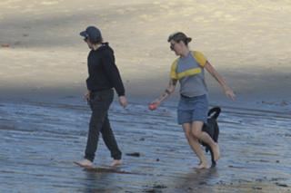 Kristen Stewart feet photo thumbnail
