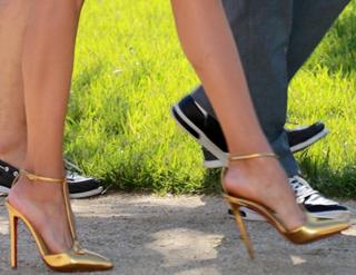 Nina Dobrev feet photo thumbnail