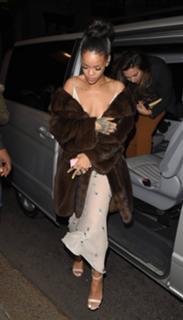 Rihanna feet photo thumbnail