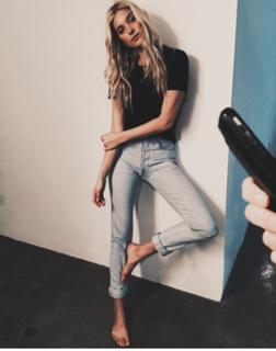 Elsa Hosk feet photo thumbnail
