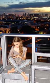 Xenia Tchoumitcheva feet photo thumbnail