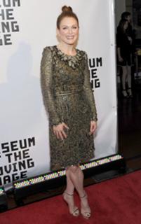Julianne Moore feet photo thumbnail