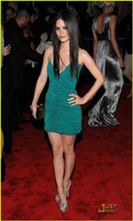 Rachel Bilson feet photo thumbnail