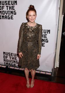 Julianne Moore feet photo thumbnail