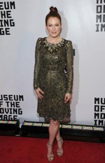 Julianne Moore feet photo thumbnail