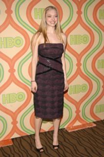 Amanda Seyfried feet photo thumbnail