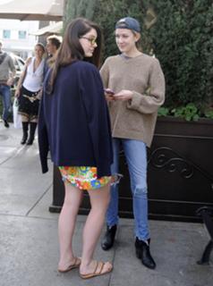 Lana Del Rey feet photo thumbnail