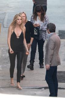 Charlize Theron feet photo thumbnail